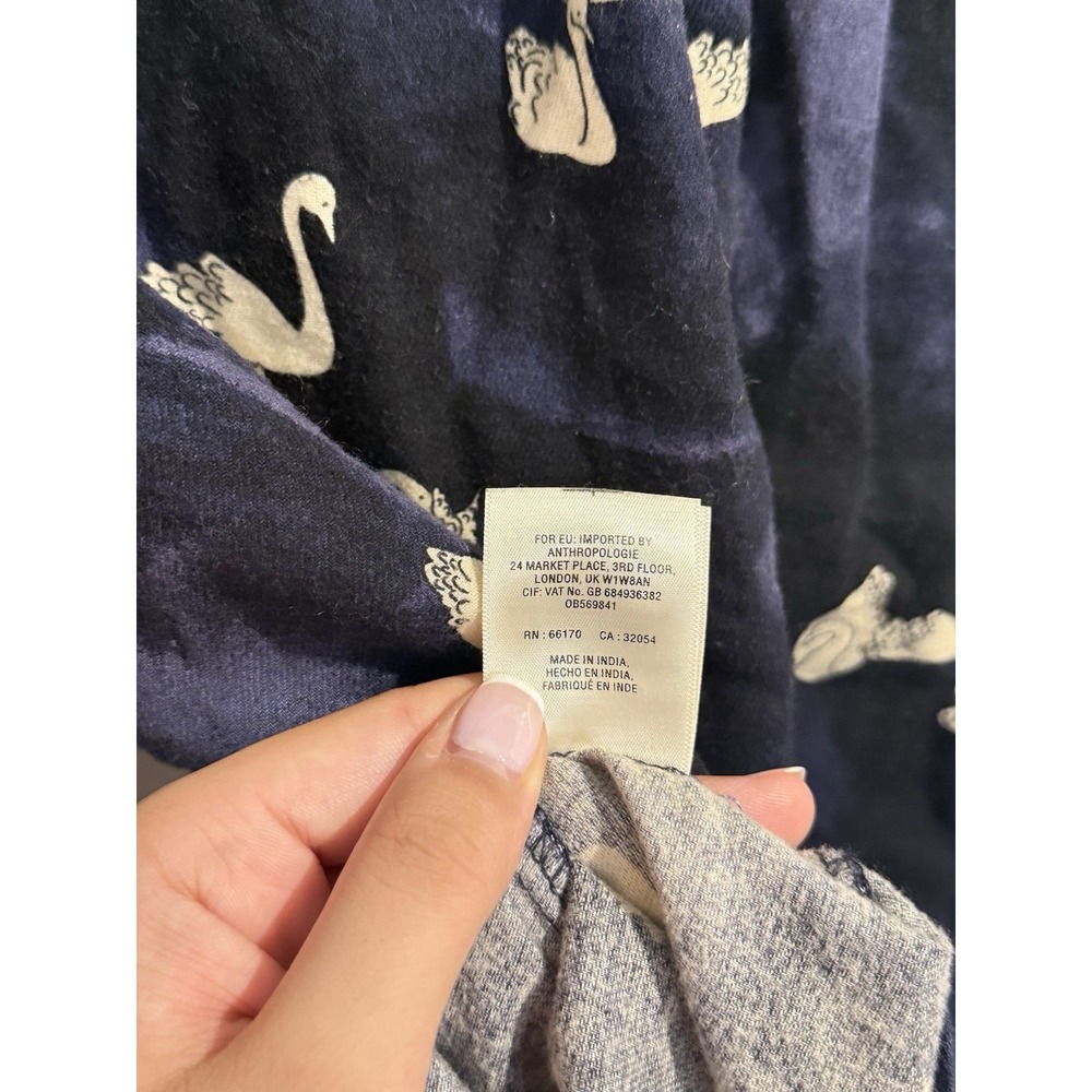 Maeve Anthro Bethesda Swan Print Flannel Top navy Blouse blue cream swan Sz XS - Picture 5 of 5
